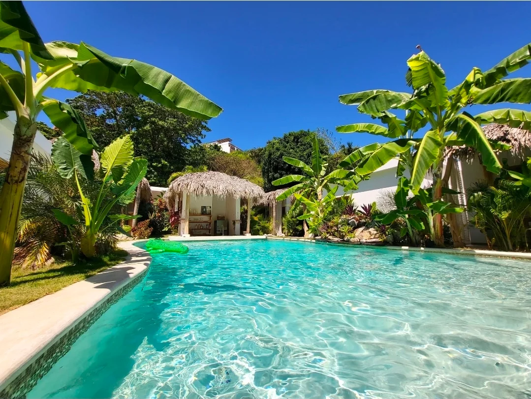PAR 4 MINIS VILLAS / GROUP GETAWAY 4 PRIVATE MINIS VILLAS ET POLL ACCESS