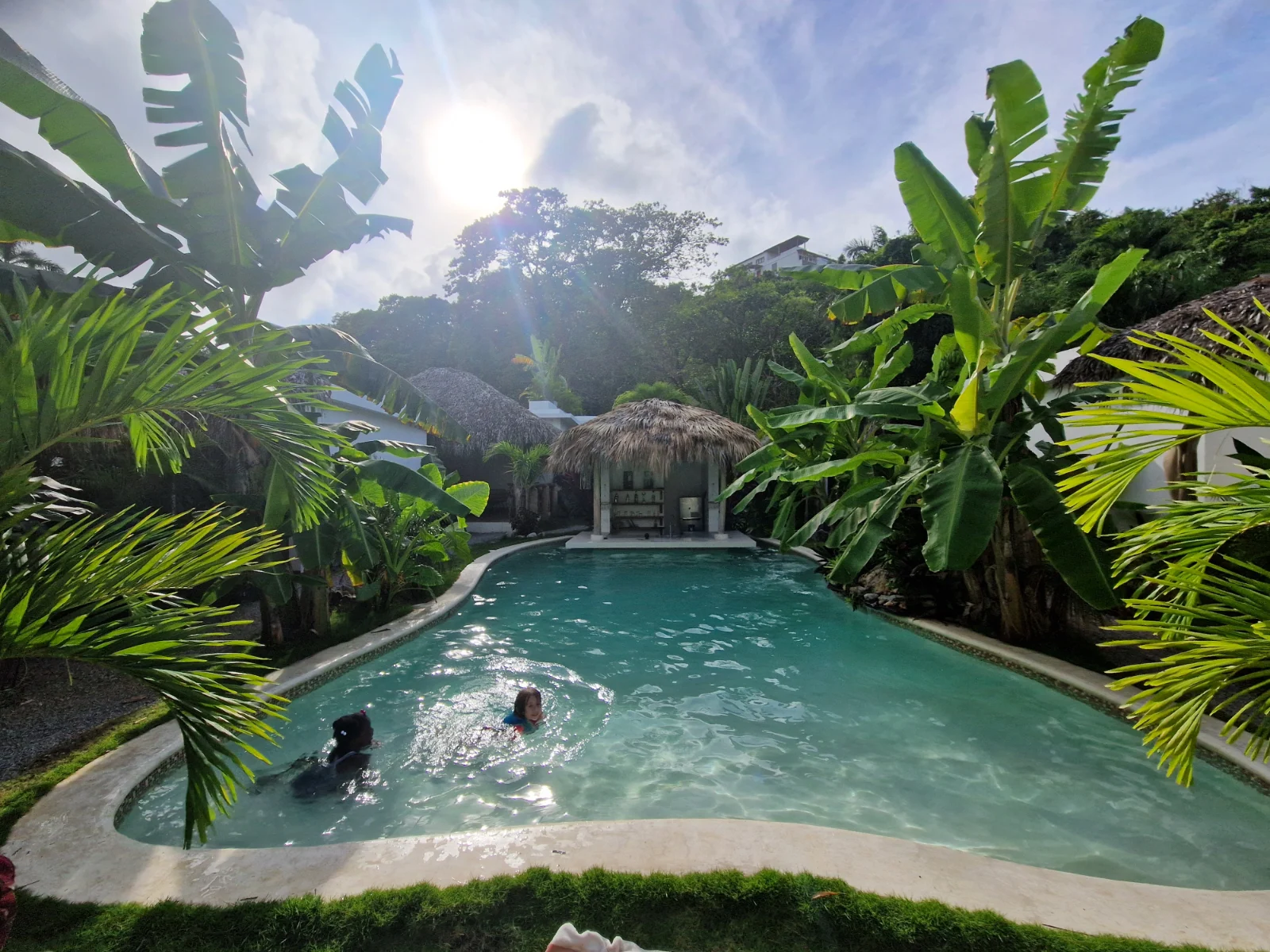 PAR 2 MINIS VILLAS / DUO MINIS VILLAS COSY BOHEME ET POOL ACCESS